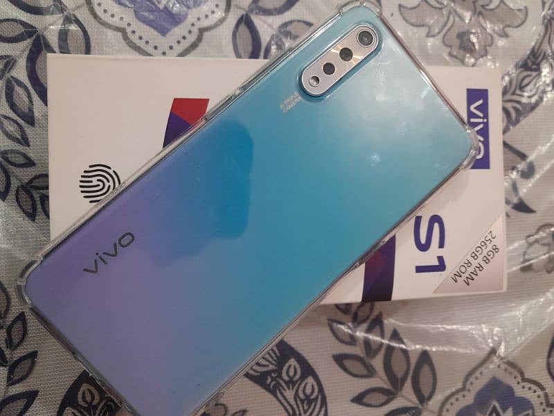 vivi S-1 Mobile display Fingerprint 8/256 with box and charger 2