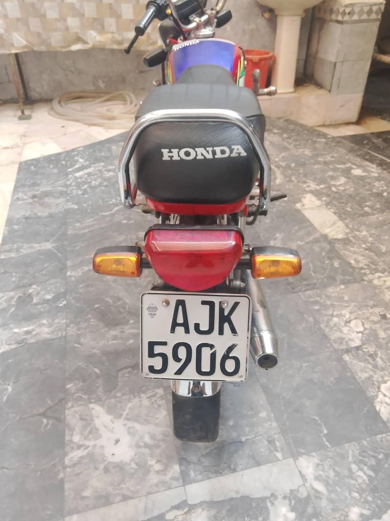 Honda CD 70 2022 5