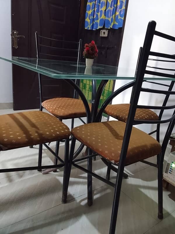 DINNING TABLE FOR SALE 1