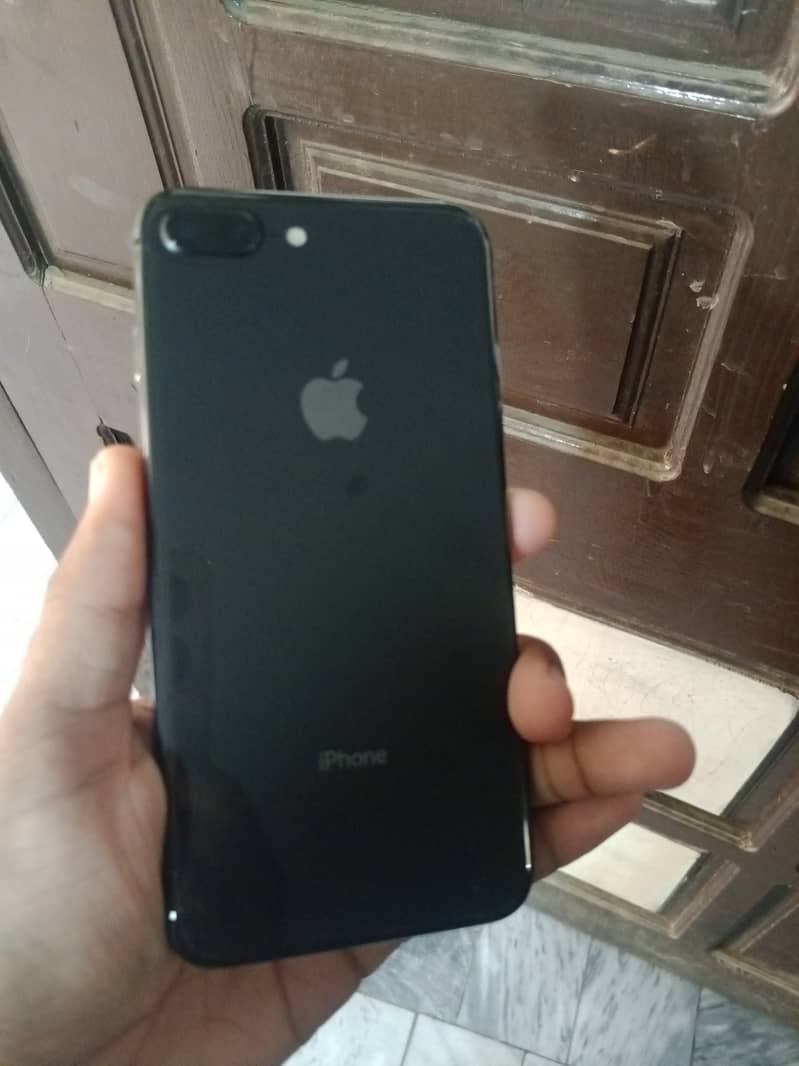 I Phone 8 Plus 1