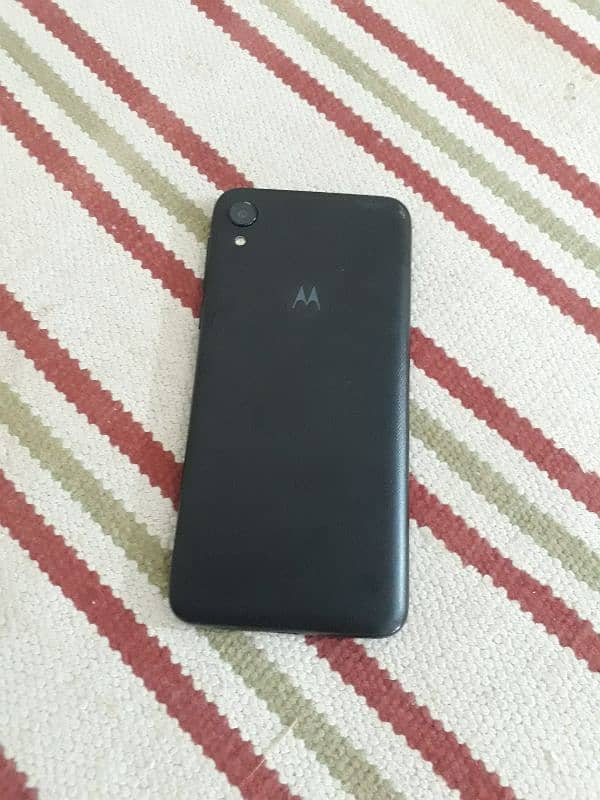 Moto e6 1