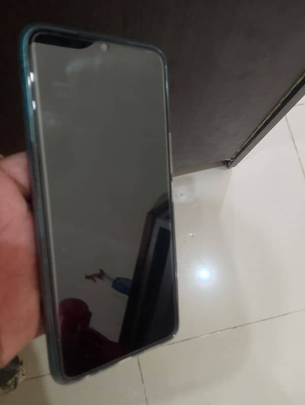 Tecno spark 8c 2