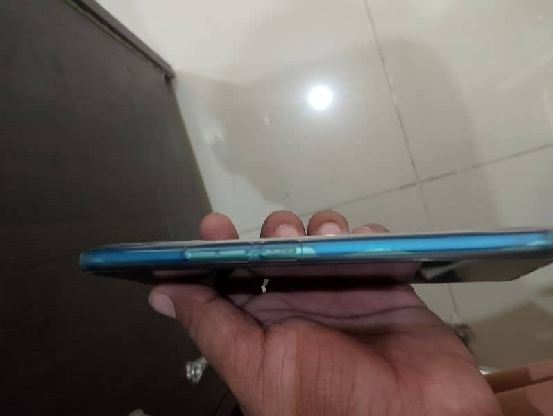 Tecno spark 8c 5