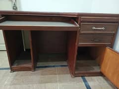 COMPUTER AND STUDY TABLE IN PERFECT CONDITION