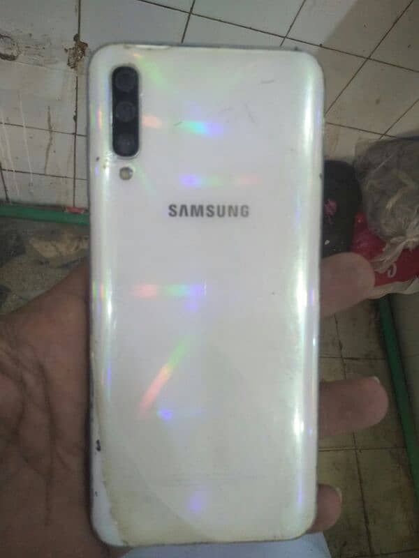 Samsung A50 4gb ram 128gb memory 7