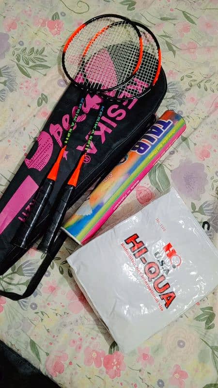 Pack of 3 , badminton set,2 reckts/aik shuttle box,1 net 0