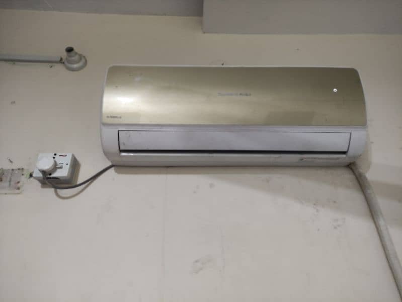 Changhong Ruba 1 TON  Inverter 1