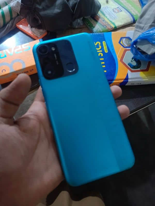 Urgent sale tecno spark 8c 3