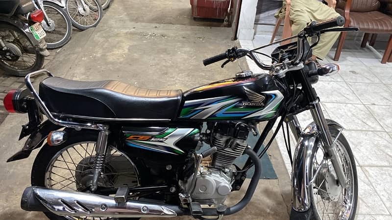 Honda 125 Black colour 1