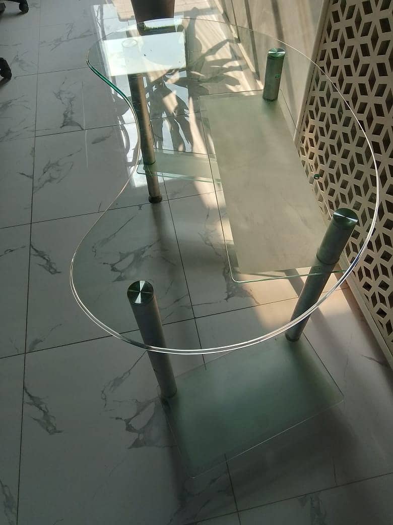 GLASS TABLE with ALUMINIUM STAND 1