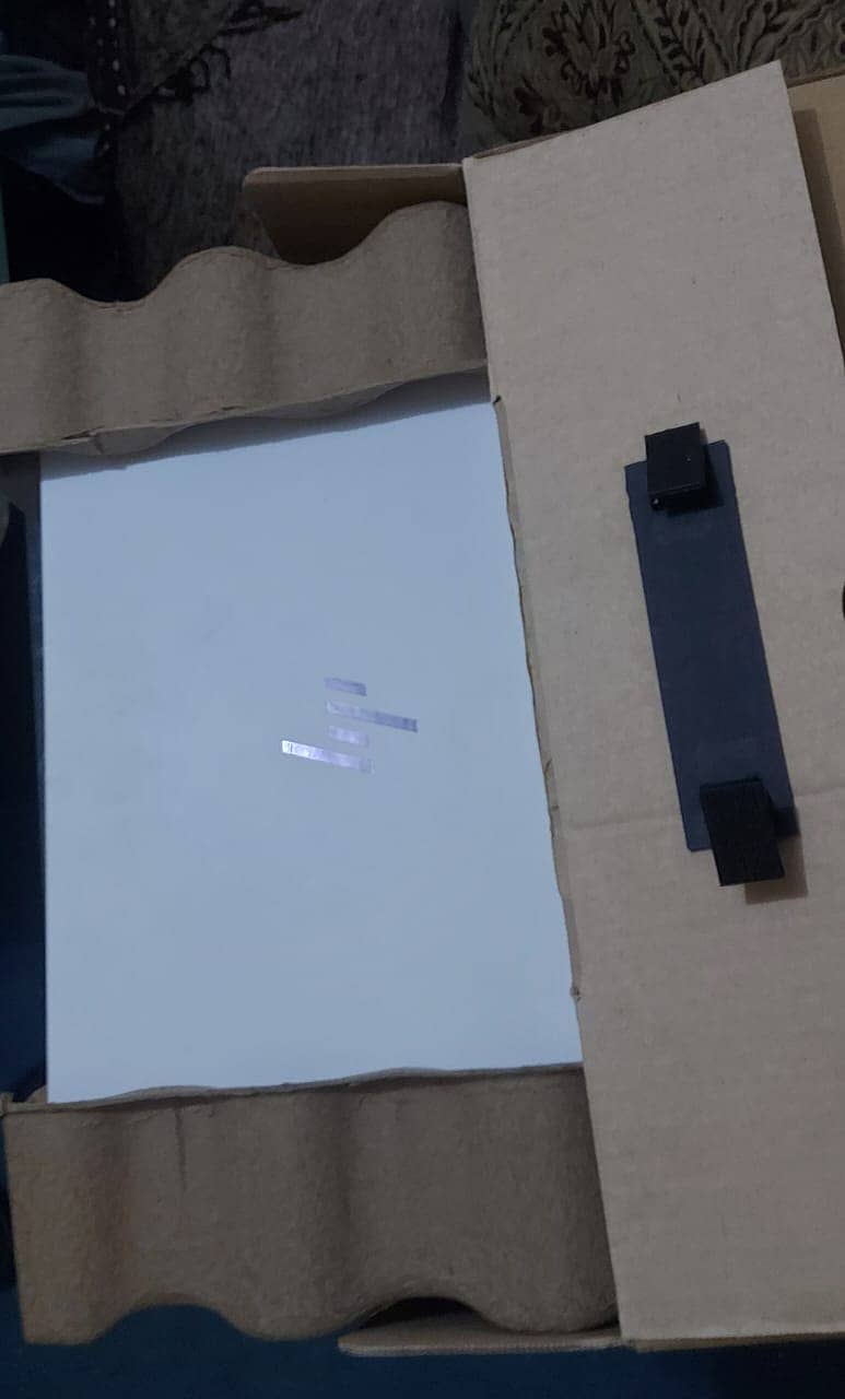 HP Spectre x360 16 AA0013dx (slightly demage in cargo delivery) 12