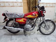 WhatsApp contact 0320.4576. 683 Honda 125 cc Red color engine ok hai