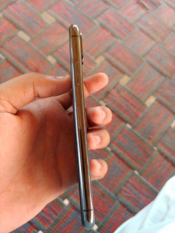 Iphone x 64gb Non pta Factory unlocked Panel broken 2