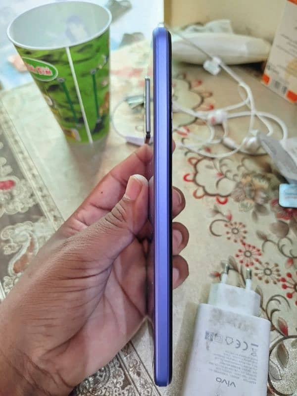 vivo y21 4gb ram and 64gb room 10/10 condition 1