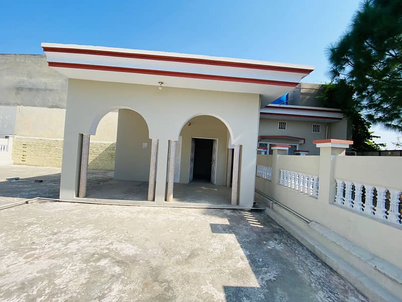 13 Marla House Available. For Sale in Mashriqi Abaadi Gali Zargar Line no 10. 6