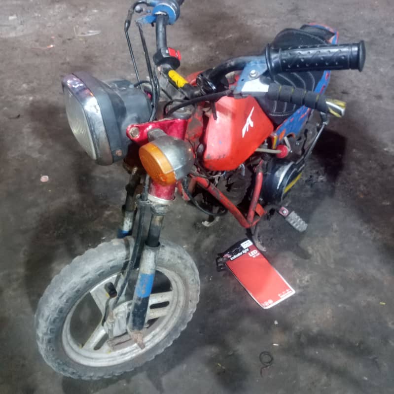 Honda 49 cc bike 2 stroke 4