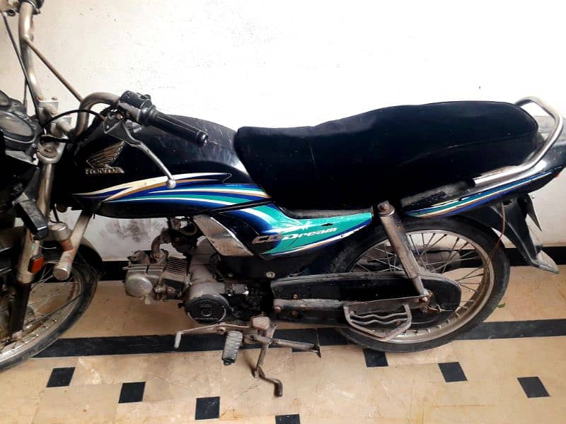 Honda dream70 for sale contact number 03048344067 3