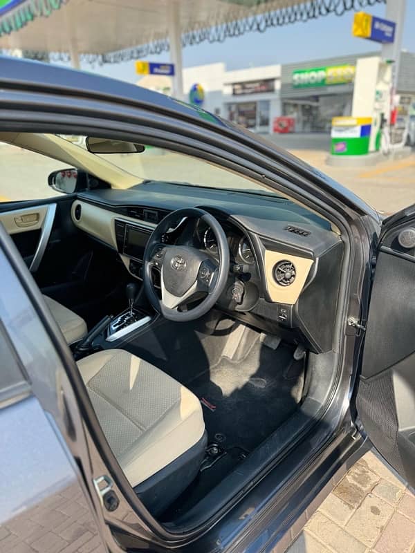 Toyota Corolla Altis 1.6 2018 12