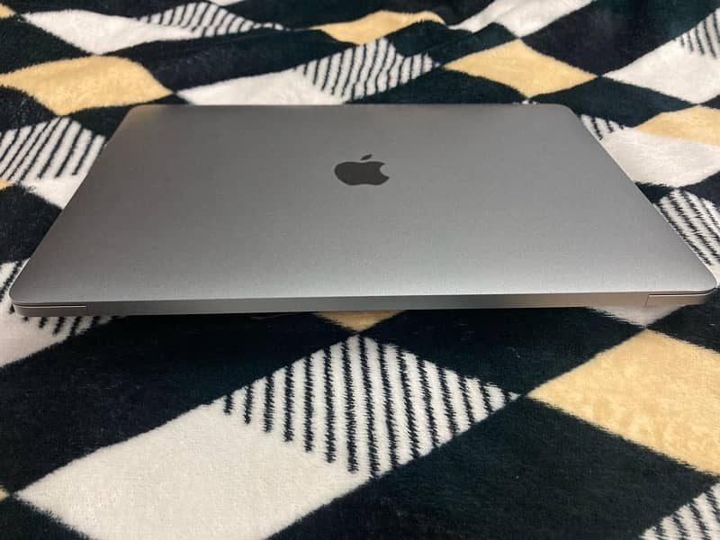 Macbook pro M2 13inches 8/256gb 1