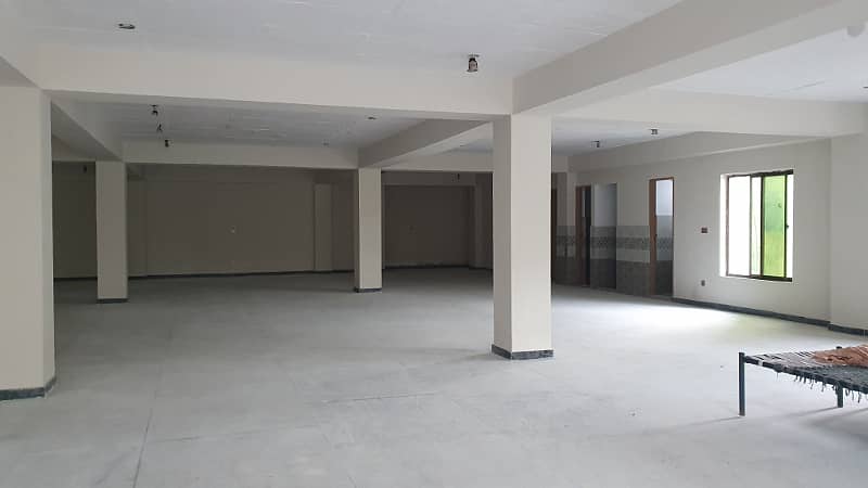 1 Kanal floor For Rent 5