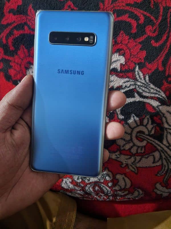 Samsung S10 plus (8gb 128 gb) 4