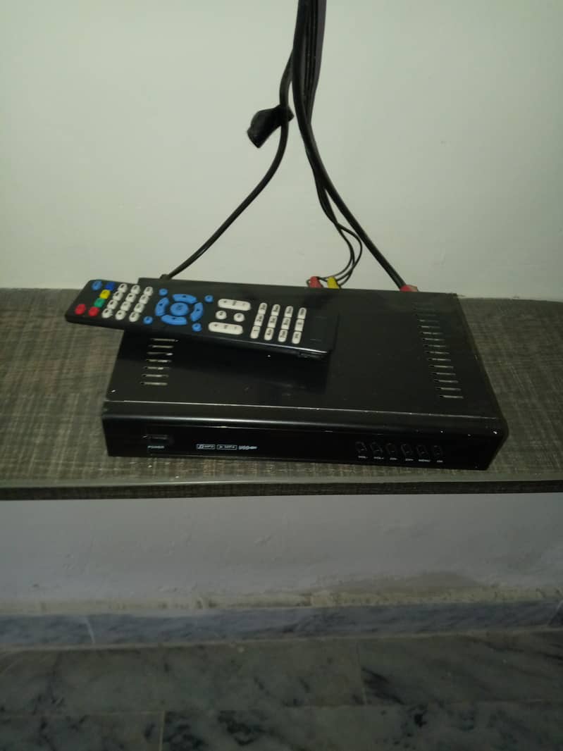 Dish aentena with receiver 1