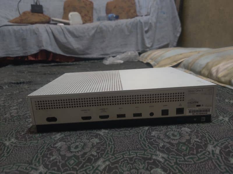 Selling Xbox one s 2