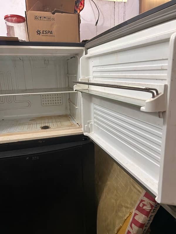 dawlance Fridge for sale two doors 9