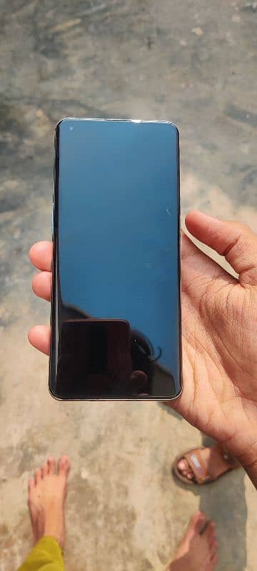 ONE PLUS 9 PRO 4