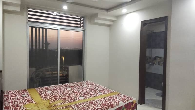 1 BED LIKE NEW APARTMENT FOR RENT IN SECTOR E MAIN BOULEVARD BAHRIA TOWN LAHORE 4