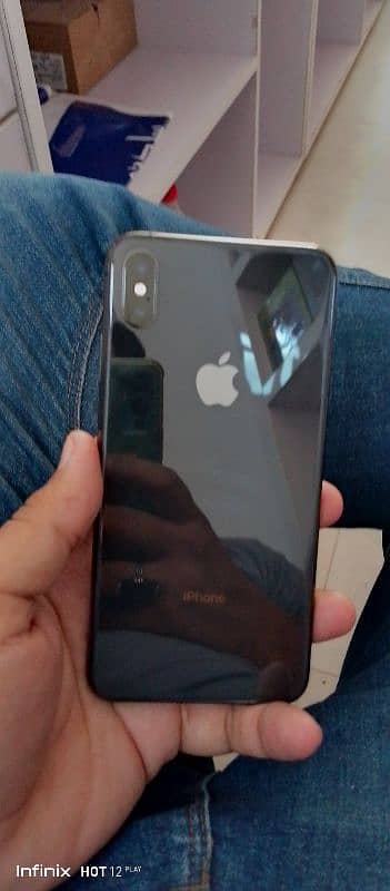 iphone xsmax non pta 256 GB 84 betry helth just glass chnge he 5