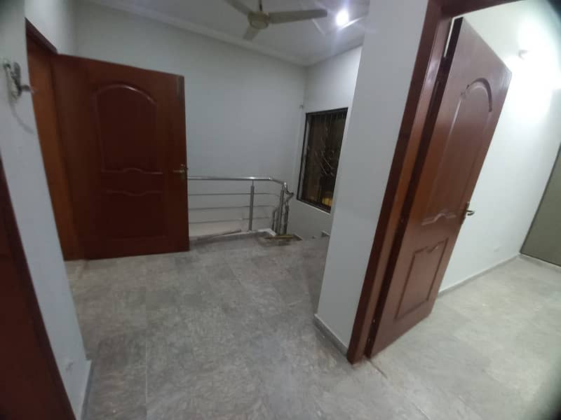 5 MARLA SLIGHTLY USED HOUSE FOR SALE AVAILABLE IN SECTOR D BAHRIA TOWN LAHORE 4