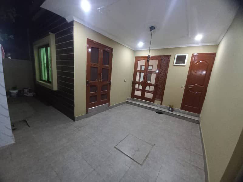 5 MARLA SLIGHTLY USED HOUSE FOR SALE AVAILABLE IN SECTOR D BAHRIA TOWN LAHORE 11