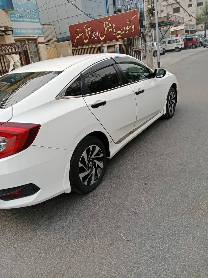 Honda Civic Oriel 2017 10