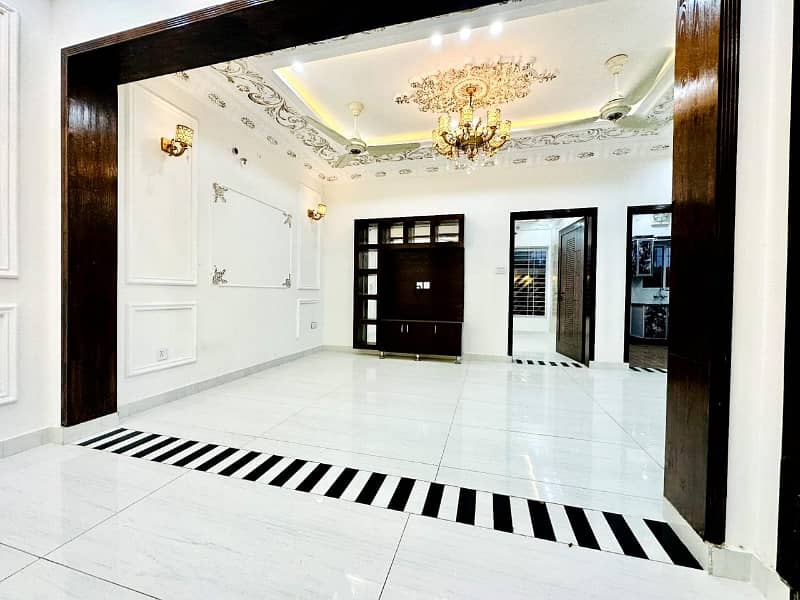 Reserve A Centrally Located Prime Location House In Central Park - Block AA 18