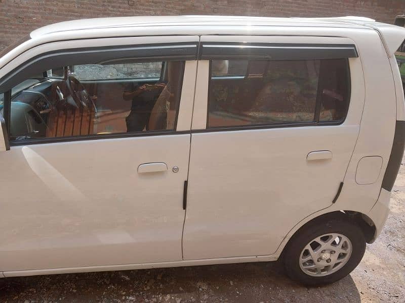 Suzuki Wagon R 2018 4