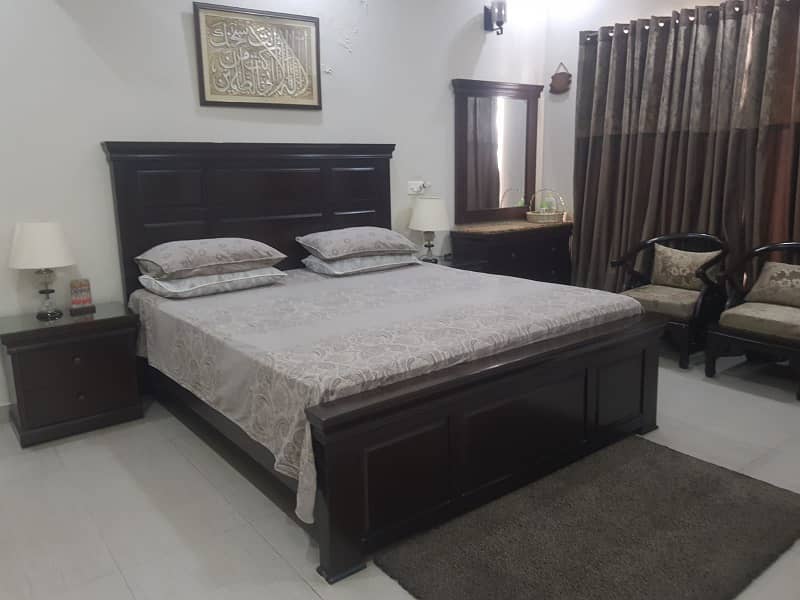 10 MARLA SINGLE STORY SHOUE FOR SALE IN GREEN TOWN MAIN MARKET BLOCK 5 12