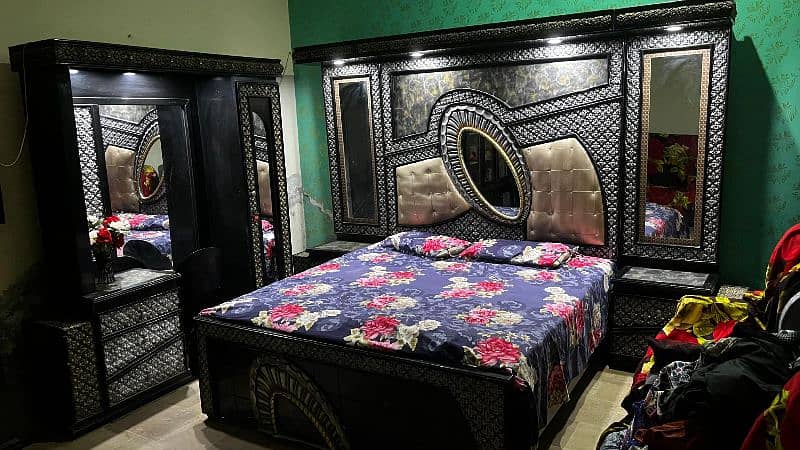 Bed with dressing Table for sale 0