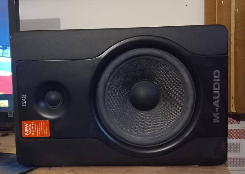 M Audio active studio monitors BX8 D2 3