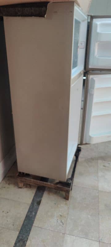 Dawlance fridge double door for sale. 1