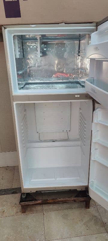 Dawlance fridge double door for sale. 2