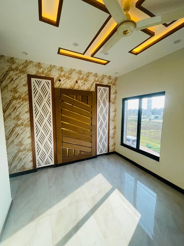 5 MARLA BRAND NEW BEAUTIFUL FOR SALE IN SECTTOR D BAHRIA TOWN LAHORE 12