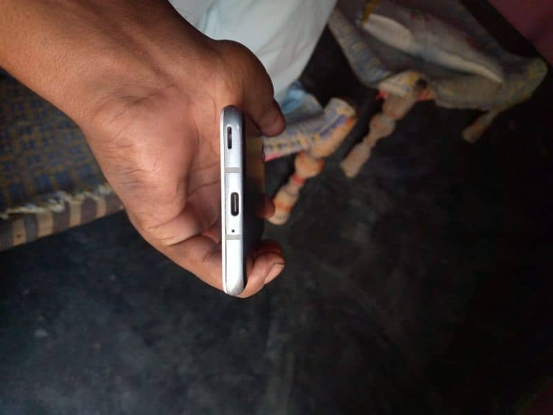 urgent sale. gaming phone aquos R2 PTA proof 2