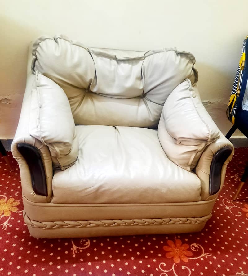 5 Seater Leather Sofa Set (Urgent Sale) 3