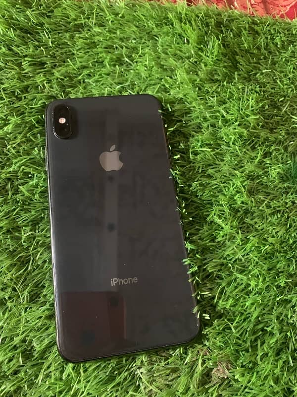 iPhone XS Max 1