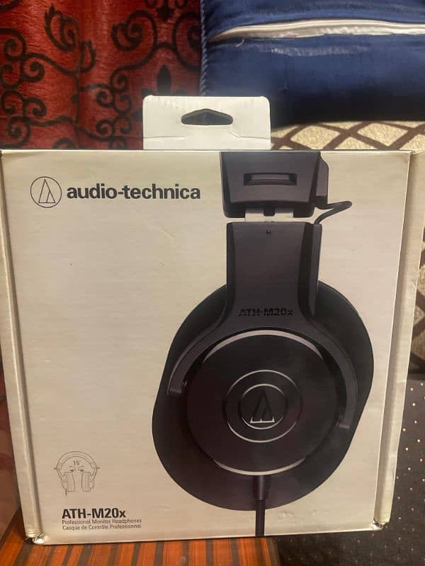 Audio Technica M20x monitor headphone 0