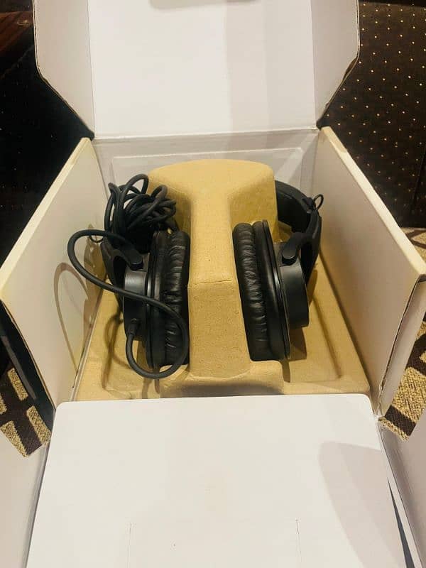 Audio Technica M20x monitor headphone 2