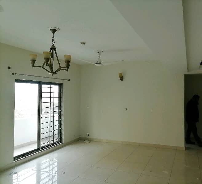 Centrally Located Flat Available In Askari 10 - Sector F For sale 3