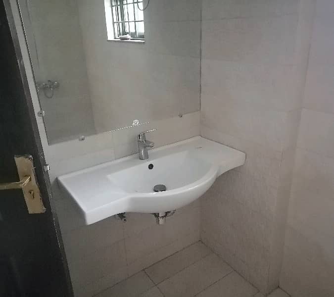 Centrally Located Flat Available In Askari 10 - Sector F For sale 6