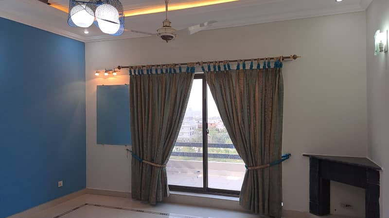 30*60 Ground floor for rent in G-13 7